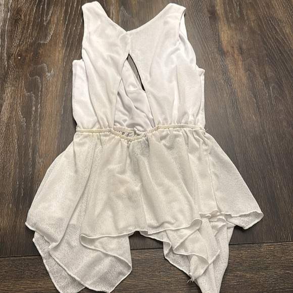 🟤 NEW / TAGS WHITE PEPLUM DRESSY TOP SIZE SMALL - Picture 3 of 3